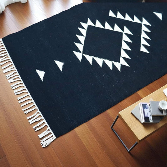 Black Diamond Dhurrie Runner 2x6 Feet.