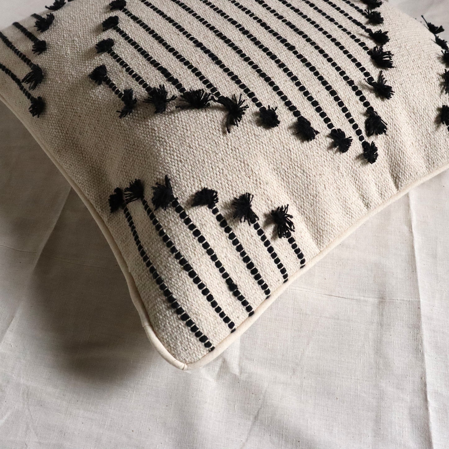 Dhurrie Cushion Cover07 (16x16 Inches)