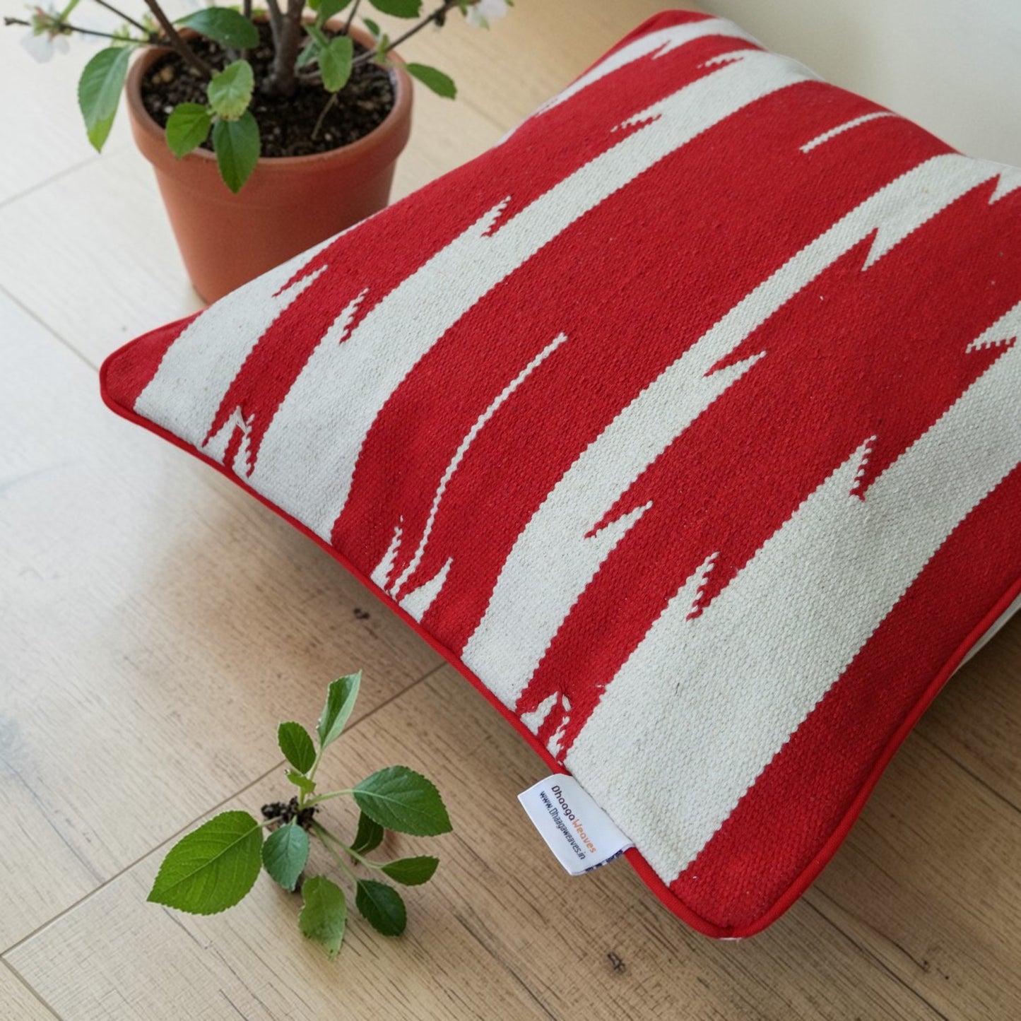 Red Star Dhurrie Cushion Cover 16x16 Inches