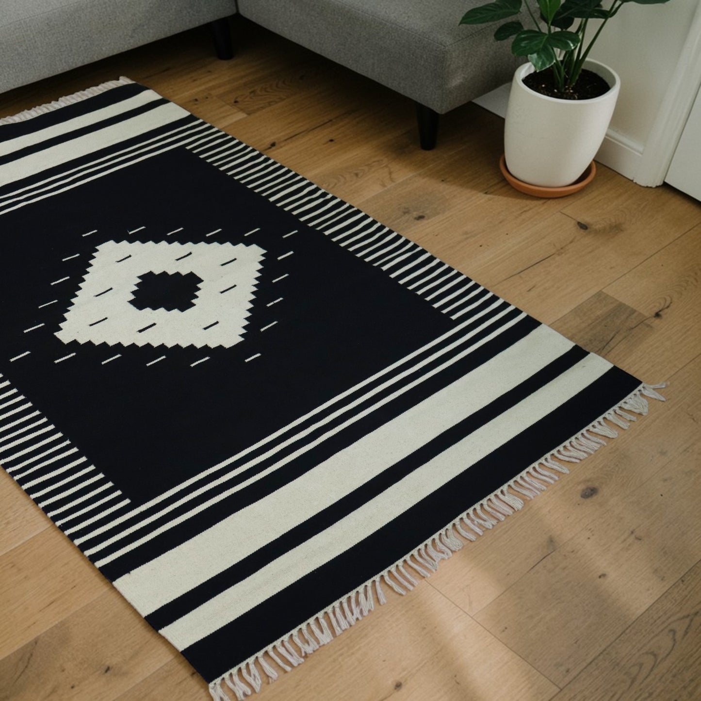 Aruni Black & White Cotton Woven Rug(Dhurrie)