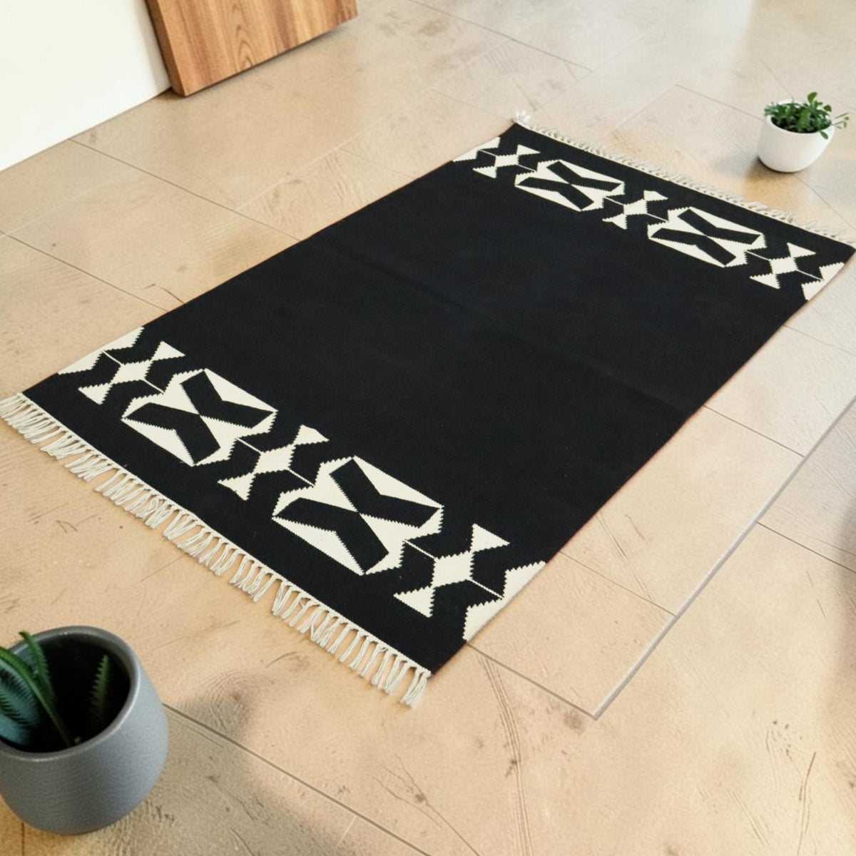 Black & White Pari Cotton Handwoven Dhurrie