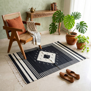 Aruni Black & White Cotton Woven Rug(Dhurrie)