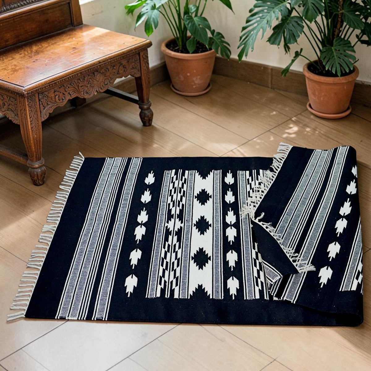 Oasis Cotton Woven Black & White Dhurrie